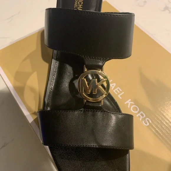 Michael Kors women's size 8 mule Black sandals leather Gently worn. - Picture 2 of 13